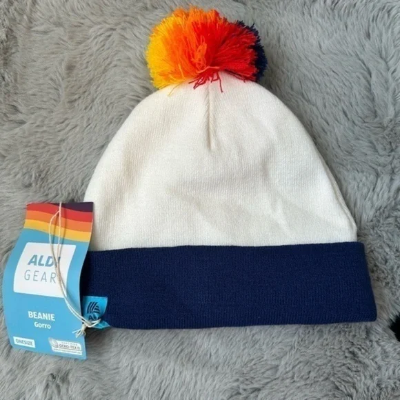 💋 NWT Aldi Gear 2023 Beanie Winter Pom Pom Fleece lined Hat Rainbow 🌈 - Picture 6 of 7
